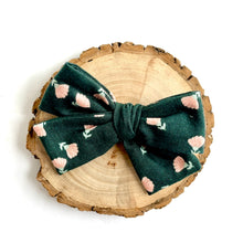 Load image into Gallery viewer, hibiscus-hunter | lark bow