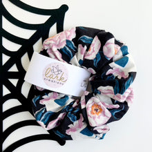 Load image into Gallery viewer, skull floral | scrunchie