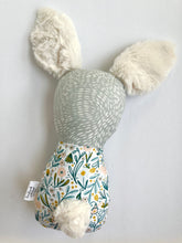 Load image into Gallery viewer, ditsy floral | bunny swaddle bébé