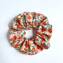 Load image into Gallery viewer, rosa-peach | scrunchie