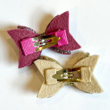Load image into Gallery viewer, petite | glitter bow