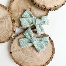 Load image into Gallery viewer, laurel | school girl bow