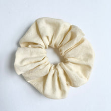 Load image into Gallery viewer, ivory | scrunchie