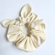 Load image into Gallery viewer, ivory | scrunchie
