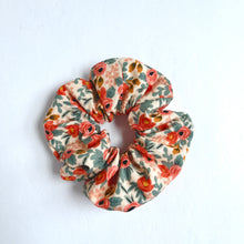 Load image into Gallery viewer, rosa-peach | scrunchie