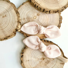 Load image into Gallery viewer, blush | knotted bow