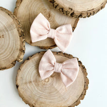 Load image into Gallery viewer, blush | classic bow