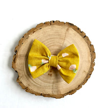 Load image into Gallery viewer, hibiscus-citron | classic bow