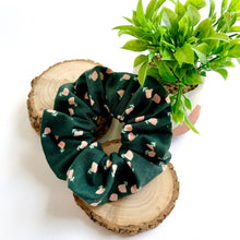Load image into Gallery viewer, hibiscus-hunter | scrunchie