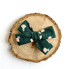Load image into Gallery viewer, hibiscus-hunter | school girl bow