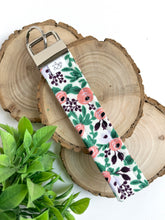 Load image into Gallery viewer, rosa | wristlet