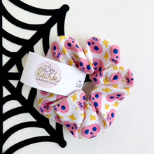 Load image into Gallery viewer, pink skulls | scrunchie