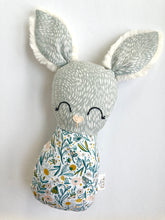Load image into Gallery viewer, ditsy floral | bunny swaddle bébé