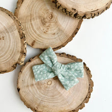 Load image into Gallery viewer, laurel | school girl bow