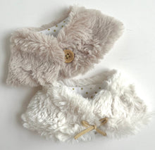 Load image into Gallery viewer, faux fur wrap | accessory