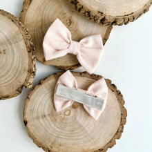 Load image into Gallery viewer, blush | classic bow