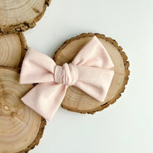 Load image into Gallery viewer, blush | lark bow