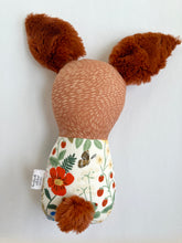 Load image into Gallery viewer, strawberry fields | bunny swaddle bébé