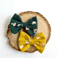 Load image into Gallery viewer, hibiscus-hunter | classic bow