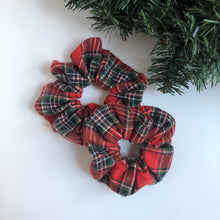 Load image into Gallery viewer, tartan plaid | scrunchie