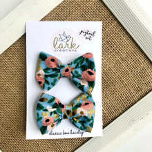 Load image into Gallery viewer, rosa - chambray | classic bow