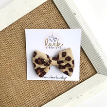 Load image into Gallery viewer, leopard | classic bow