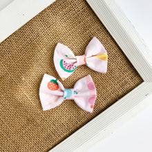 Load image into Gallery viewer, fruity | classic bow
