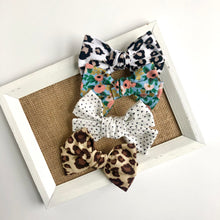 Load image into Gallery viewer, leopard | lark bow