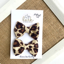 Load image into Gallery viewer, leopard | classic bow