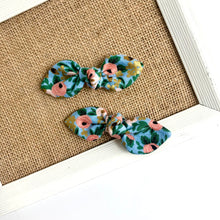 Load image into Gallery viewer, rosa - chambray | knotted bow