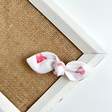 Load image into Gallery viewer, XOXO | knotted bow