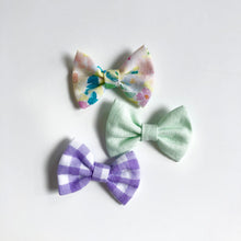 Load image into Gallery viewer, lilac gingham | classic bow