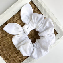 Load image into Gallery viewer, subtle bee | scrunchie