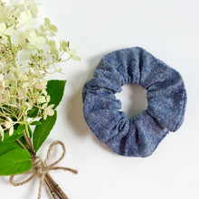 Load image into Gallery viewer, linen scrunchie | denim