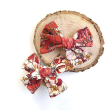 Load image into Gallery viewer, winter floral | lark bow