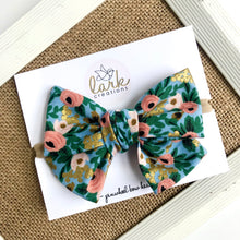 Load image into Gallery viewer, rosa - chambray | lark bow