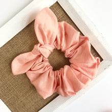 Load image into Gallery viewer, peach | scrunchie