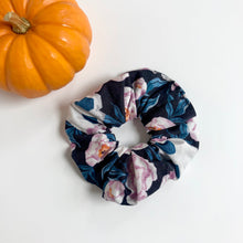 Load image into Gallery viewer, skull floral | scrunchie