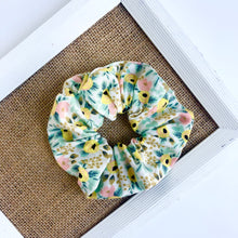 Load image into Gallery viewer, rosa - yellow | scrunchie