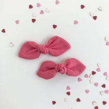 Load image into Gallery viewer, candy pink | knotted bow