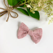 Load image into Gallery viewer, linen classic bow | berry