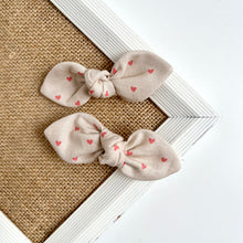 Load image into Gallery viewer, love note | knotted bow