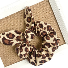 Load image into Gallery viewer, leopard | scrunchie