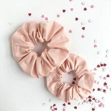 Load image into Gallery viewer, blush | scrunchie