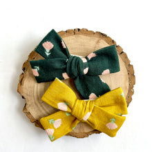 Load image into Gallery viewer, hibiscus-citron | school girl bow
