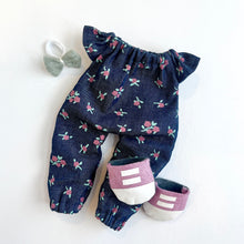 Load image into Gallery viewer, chambray floral | outfit
