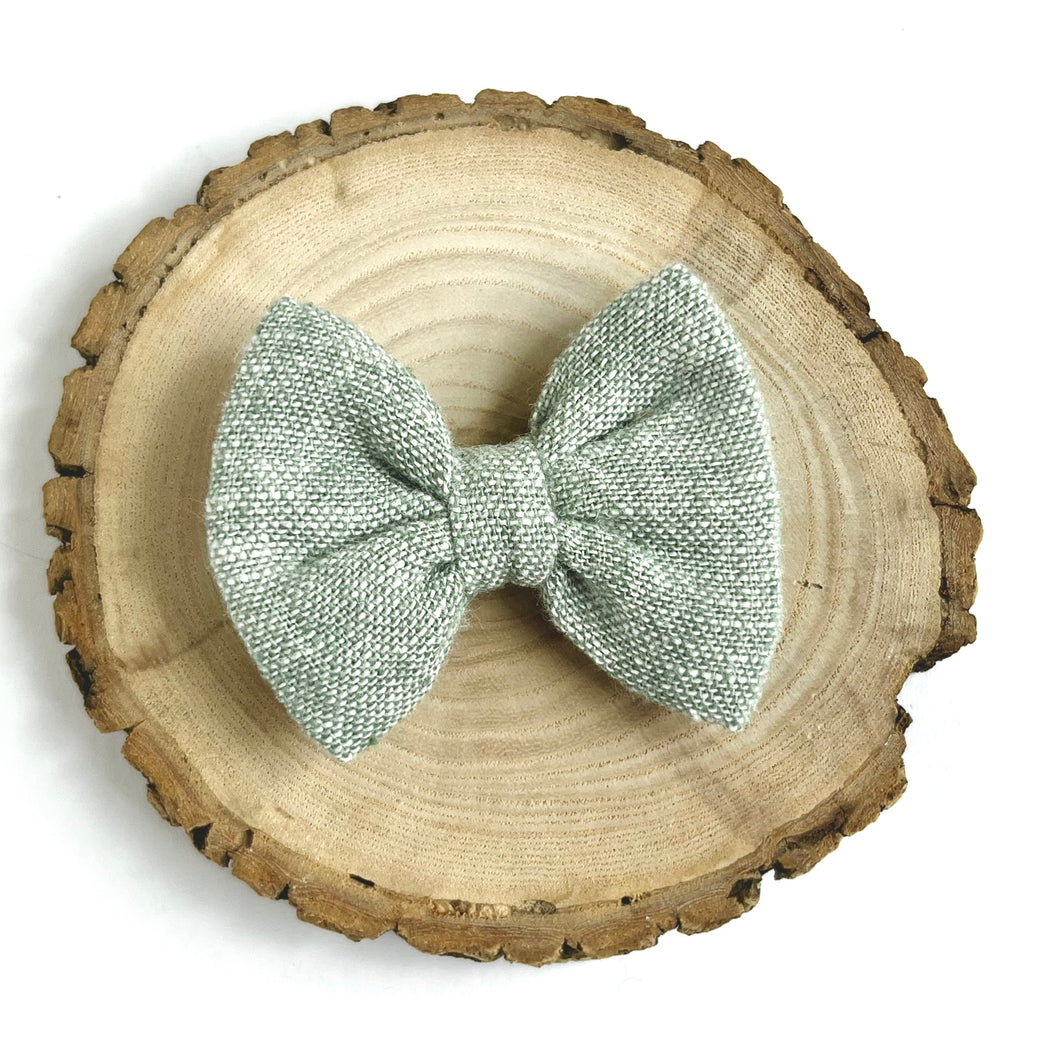 sage | classic bow