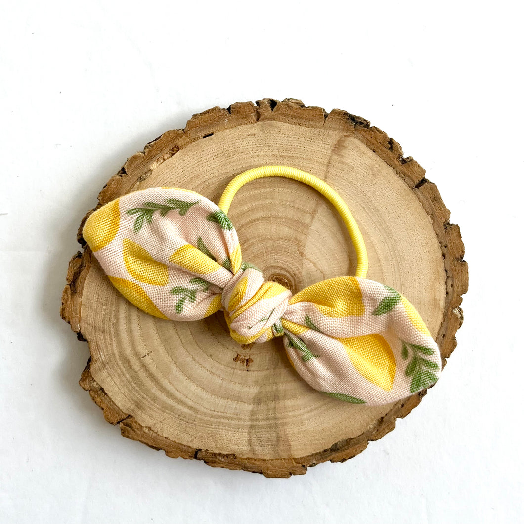 lemons-blush | knotted bow