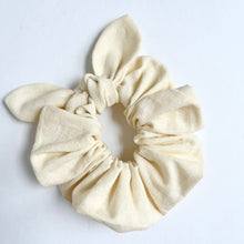 Load image into Gallery viewer, ivory | scrunchie
