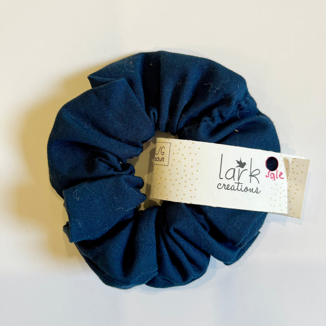 navy | scrunchie